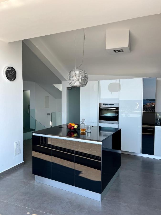 Luxury Laurus Penthouse With Awesome Sea View Lejlighed Primošten Eksteriør billede